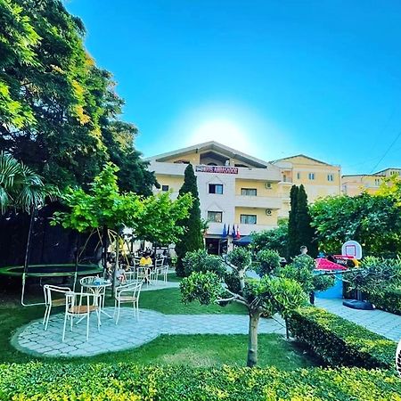 Hotel Ambasador Garden Lezhë Extérieur photo