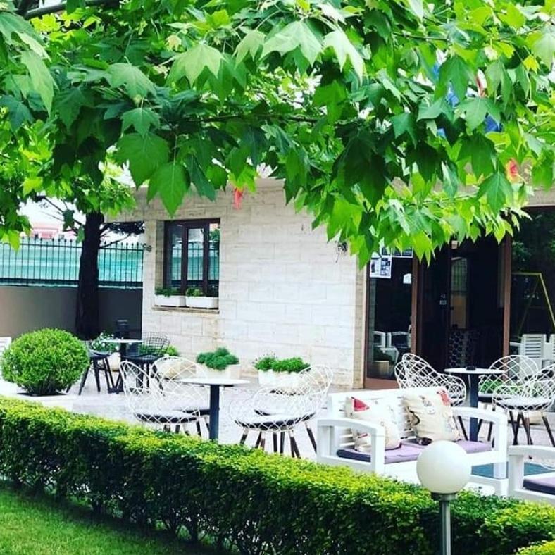 Hotel Ambasador Garden Lezhë Extérieur photo