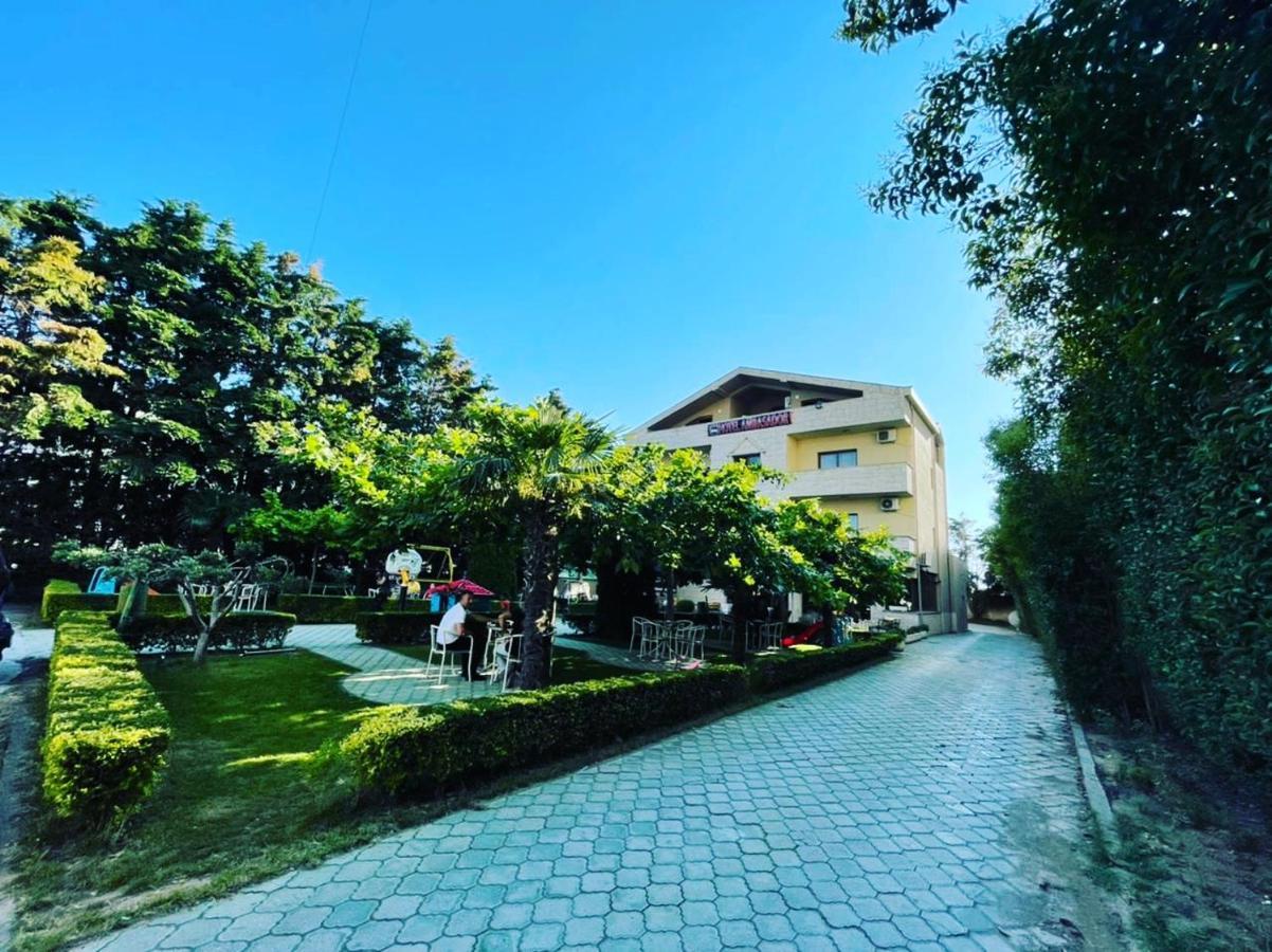 Hotel Ambasador Garden Lezhë Extérieur photo