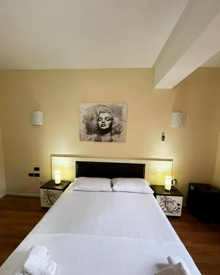 Hotel Ambasador Garden Lezhë Extérieur photo