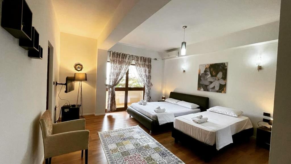 Hotel Ambasador Garden Lezhë Extérieur photo