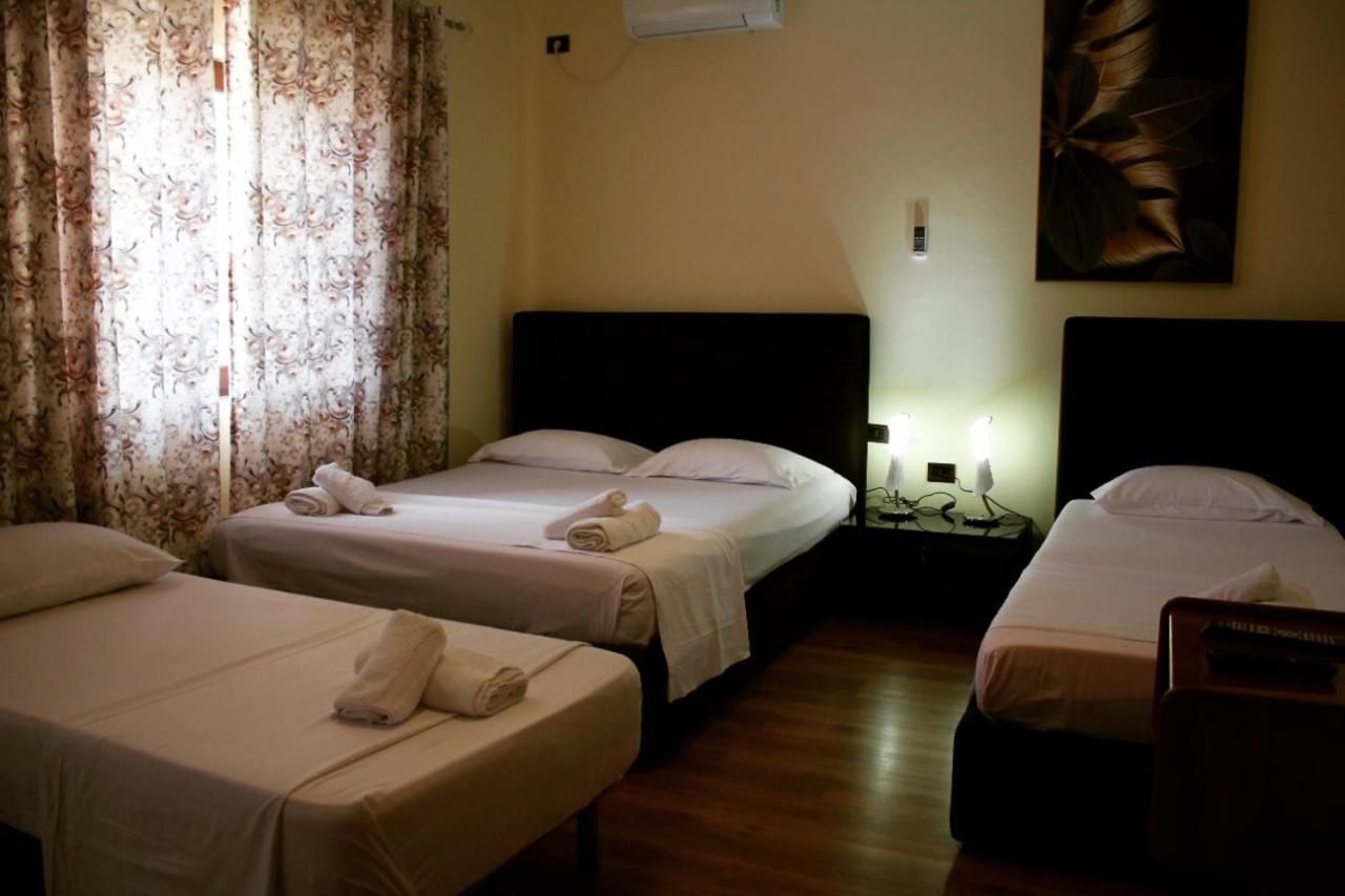 Hotel Ambasador Garden Lezhë Chambre photo