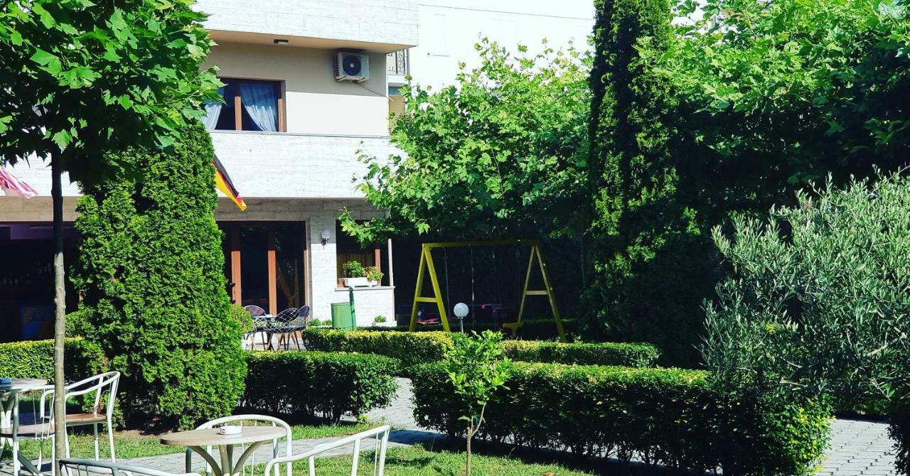 Hotel Ambasador Garden Lezhë Extérieur photo